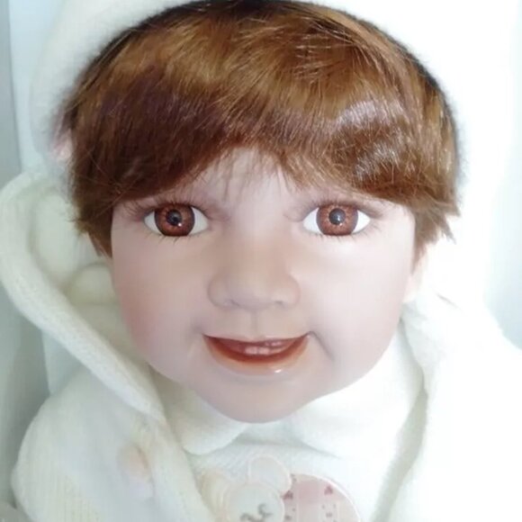 Royal Cathay Collection Limited Edition Mindy 21" Porcelain Doll w Certificate - Picture 2 of 5